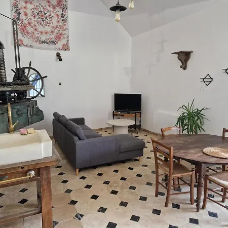 Maison De Vigneron *