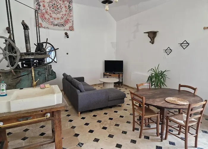 Maison De Vigneron *